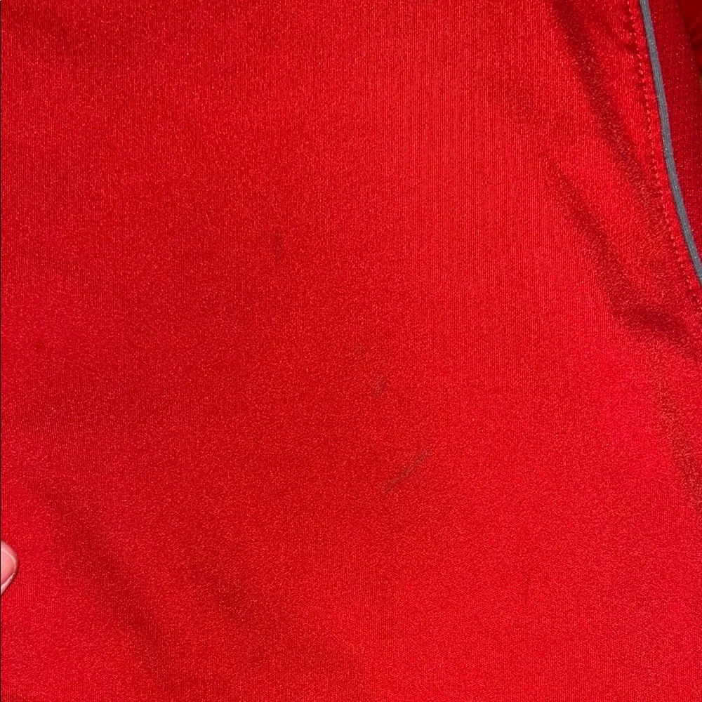 Nike Red Short Sleeve Tee with Iconic Swoosh - Picture 4 of 4